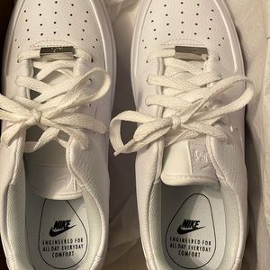 NEW U.S size 10 White Nike Sage Low Air Force 1s